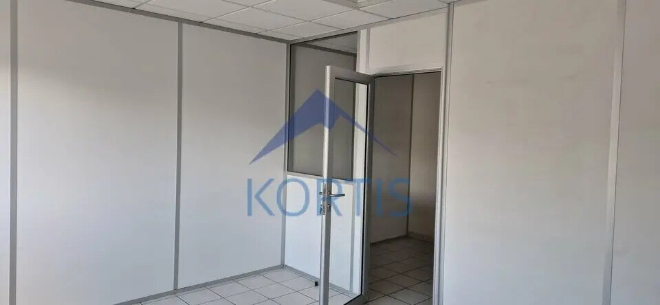 Flex in Saint-Priest for lease - Interior Photo - Image 2 of 9