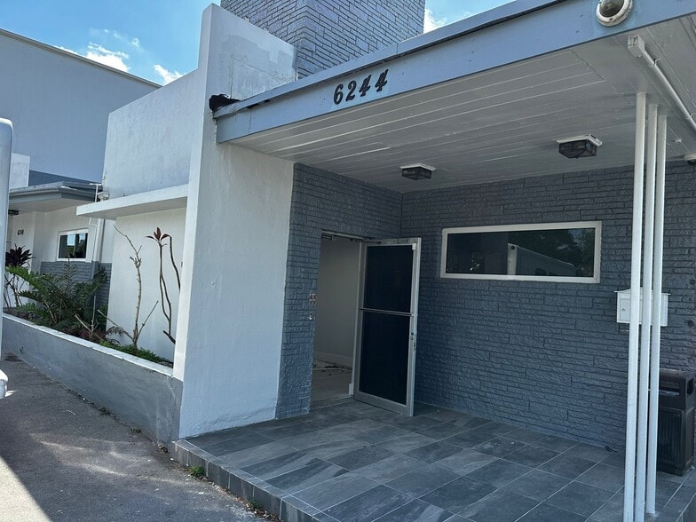 6240-6244 Miramar Pky, Miramar, FL à louer - Photo du bâtiment - Image 2 de 38