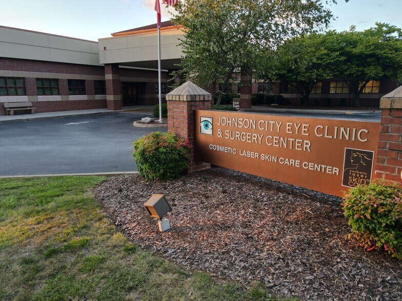 110 Med Tech Pky, Johnson City, TN for lease - Building Photo - Image 2 of 15