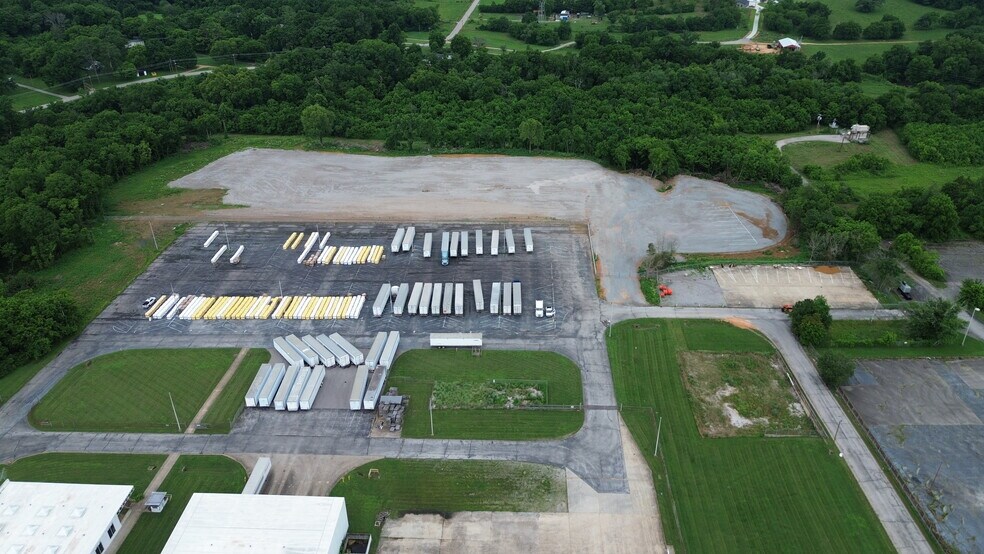 981 Industrial Park Rd, Columbia, TN à louer - Photo du bâtiment - Image 1 de 44