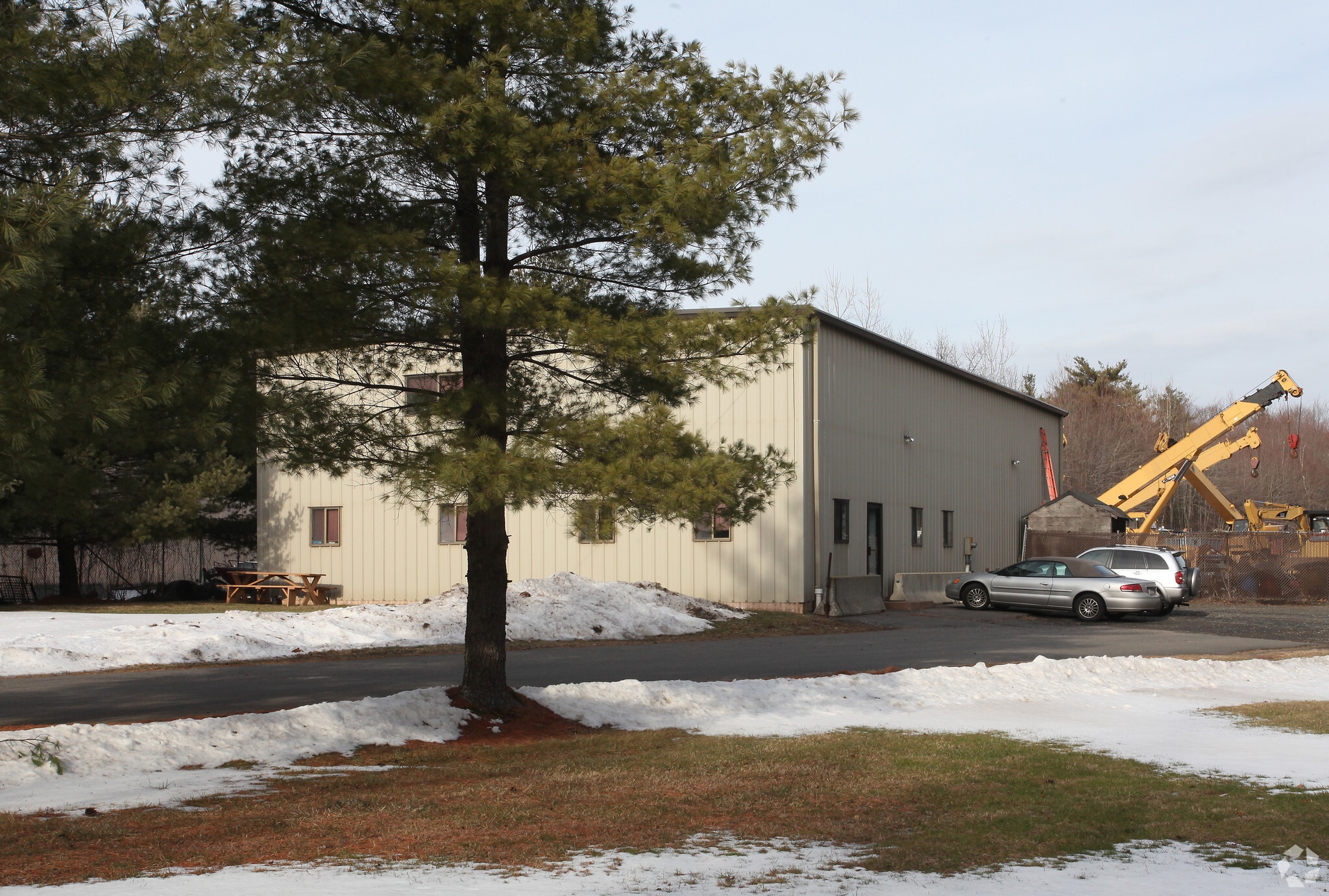 50 E Dudley Town Rd, Bloomfield, CT for lease Primary Photo- Image 1 of 13