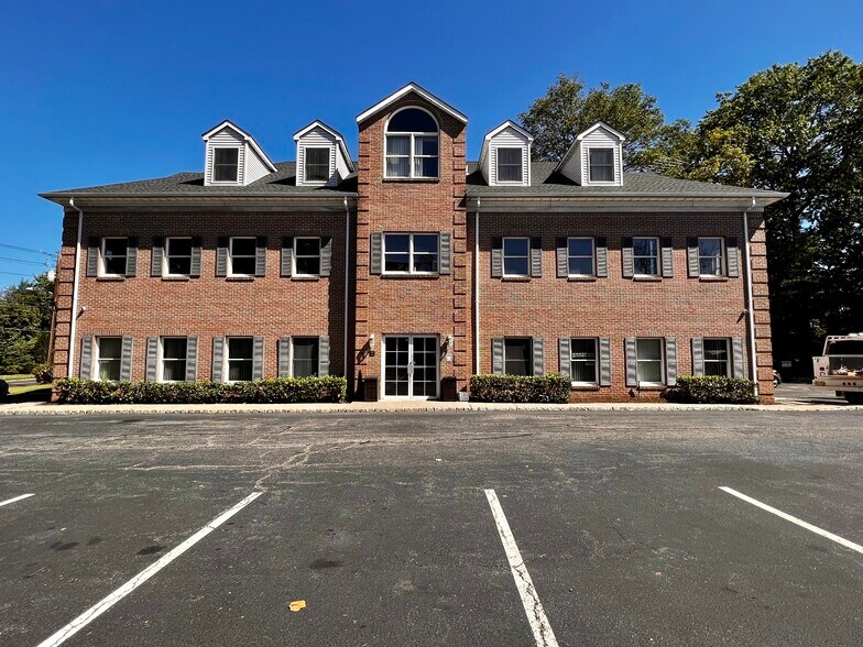 300 North Ave, Cranford, NJ à louer - Photo du bâtiment - Image 1 de 2