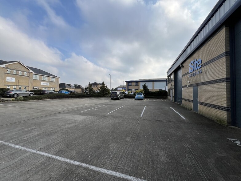 London Rd, Stanway for lease - Building Photo - Image 3 of 8