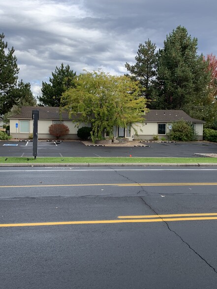 2100 NE Neff Rd, Bend, OR for sale - Primary Photo - Image 1 of 1