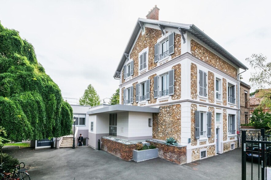 7 Rue Le Bouvier, Bourg-la-Reine à louer - Photo du bâtiment - Image 3 de 17
