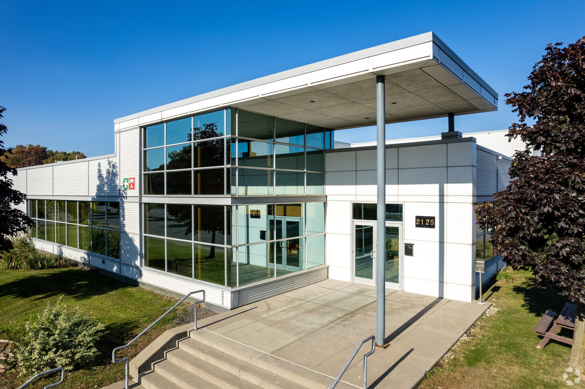 2125 Rue Lily-Simon, Montréal, QC for sale Building Photo- Image 1 of 1