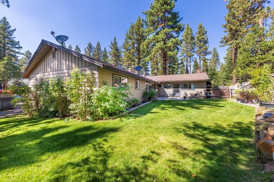 8229 Speckled Ave, Kings Beach, CA à vendre - Photo du bâtiment - Image 3 de 14