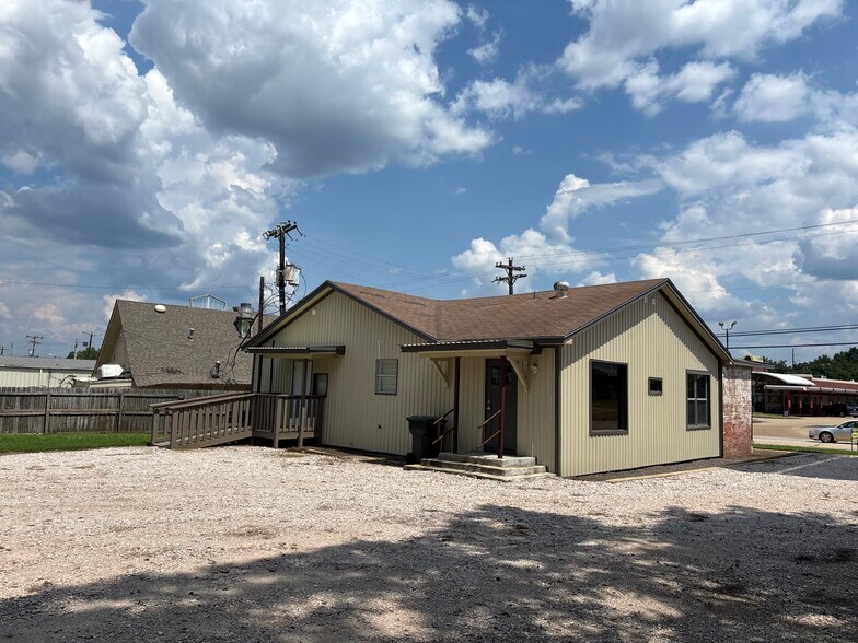 871-873 S Wheeler St, Jasper, TX à louer - Photo du bâtiment - Image 3 de 5