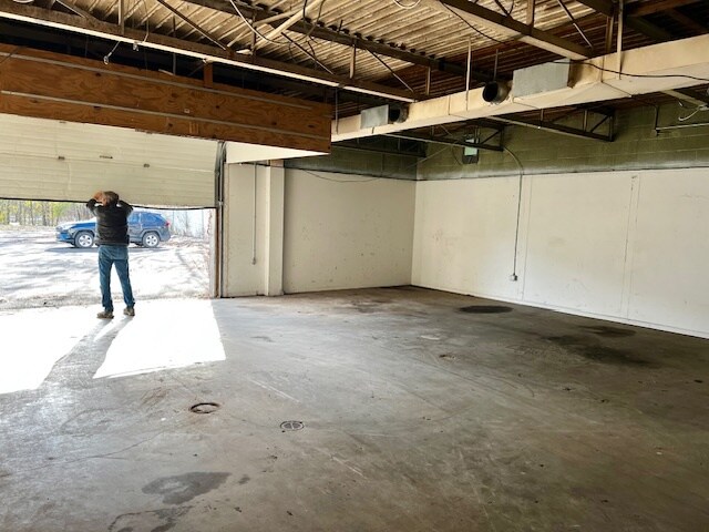 3022-3026 E Michigan Ave, Lansing, MI à vendre - Photo du bâtiment - Image 2 de 11