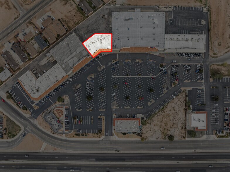 20200 Outer Hwy 18, Apple Valley, CA à vendre - Photo du bâtiment - Image 3 de 7