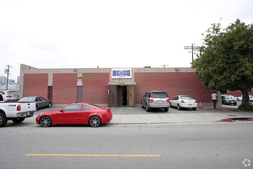 959 E Pico Blvd, Los Angeles, CA for lease - Building Photo - Image 2 of 6