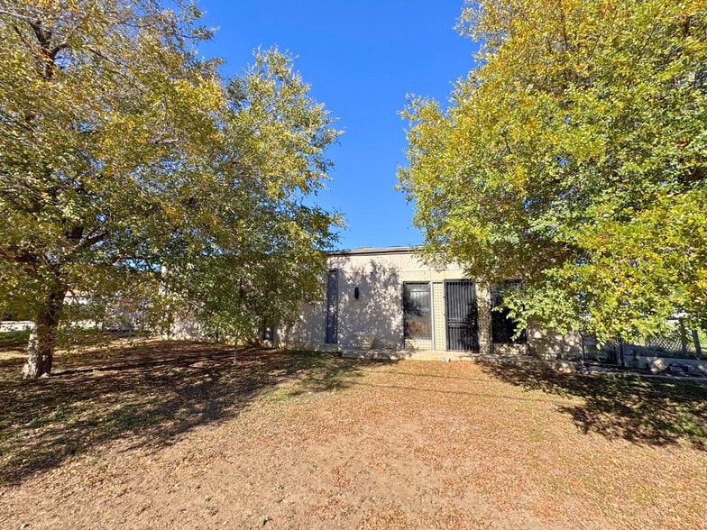 3311 Roselawn Rd, San Antonio, TX à vendre - Photo du bâtiment - Image 2 de 13
