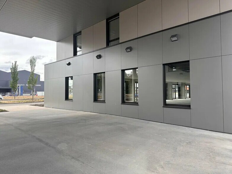Office in Strasbourg for lease - Building Photo - Image 3 of 11