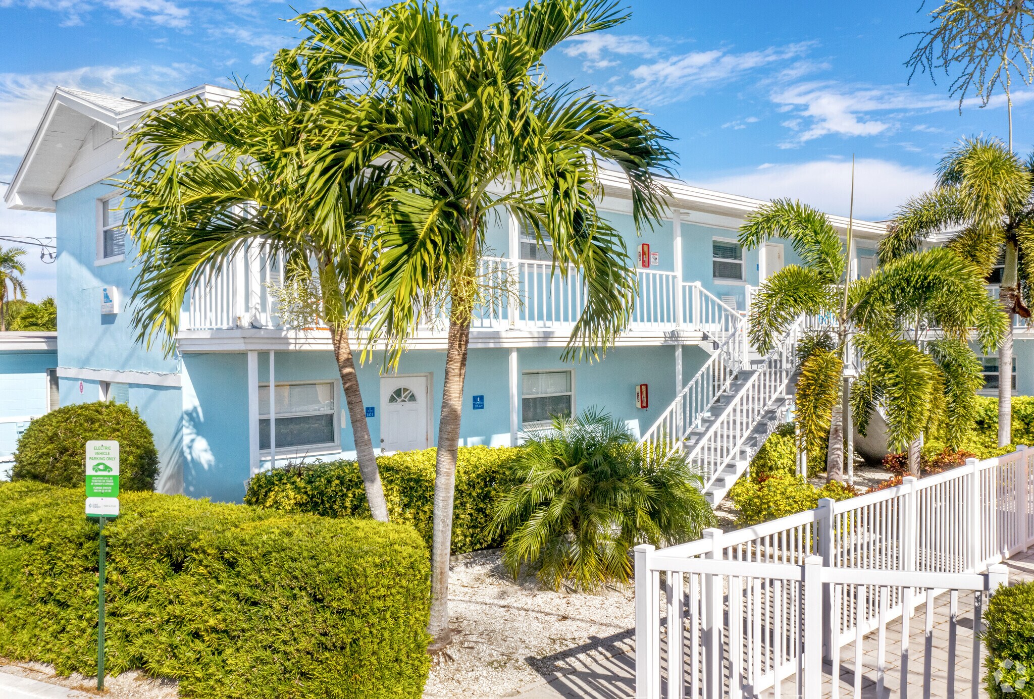 6801 Sunset Way, Saint Pete Beach, FL à vendre Photo principale- Image 1 de 14