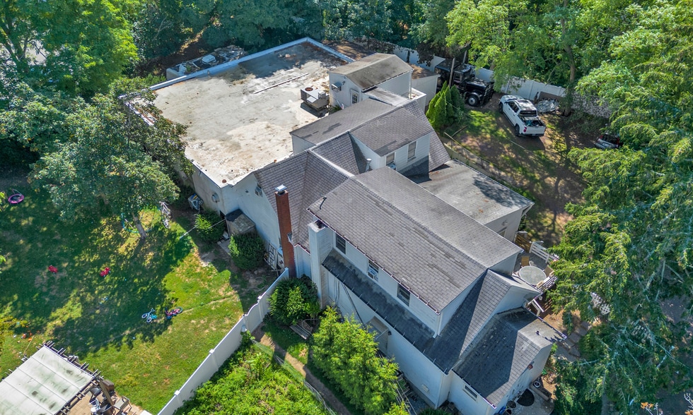 7 Canal St, Center Moriches, NY for sale - Building Photo - Image 1 of 8