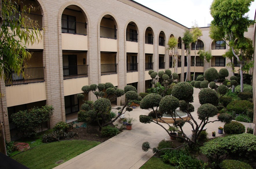 11100 Valley Blvd, El Monte, CA à louer - Photo du bâtiment - Image 2 de 8