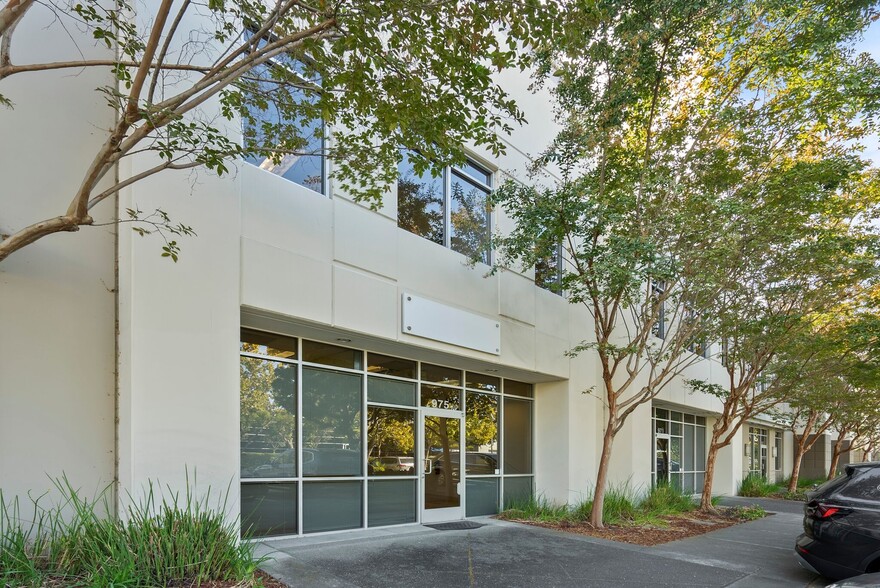 959-987 Corporate Way, Fremont, CA for lease - Building Photo - Image 1 of 3