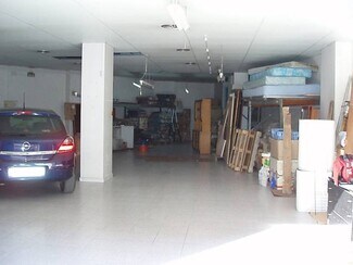 Plus de détails pour Multi-résidentiel à vendre