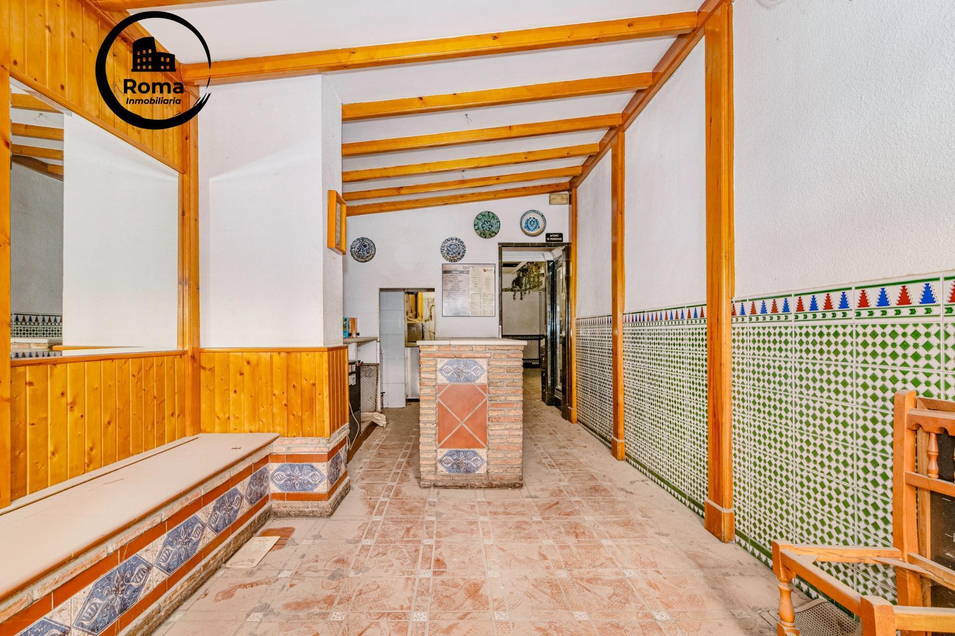 Retail in Granada for sale Building Photo- Image 1 of 30