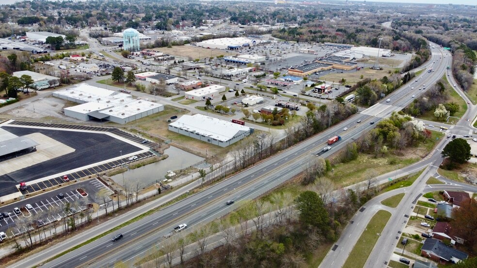 2615 Elmhurst Ln, Portsmouth, VA à louer - Photo du bâtiment - Image 3 de 13