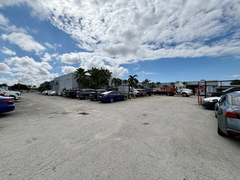 4401 Nw 167th St, Miami Gardens, FL à vendre - Photo du bâtiment - Image 3 de 11