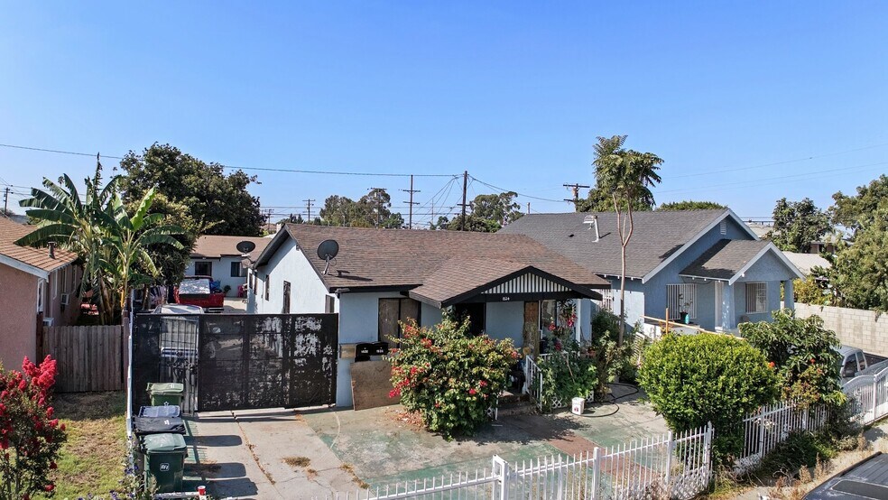 1526 E 77th Pl, Los Angeles, CA à vendre - Photo du bâtiment - Image 2 de 14