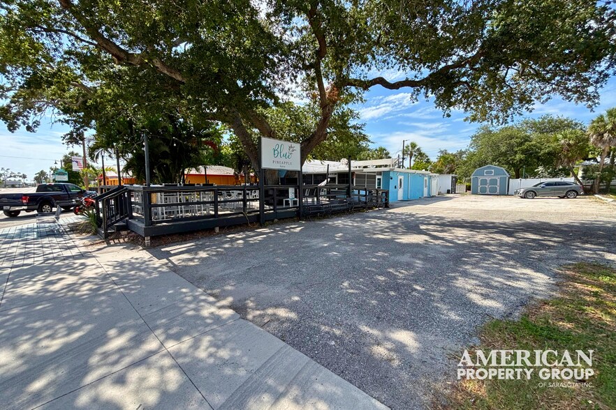 470 W Dearborn St, Englewood, FL for sale - Building Photo - Image 2 of 26