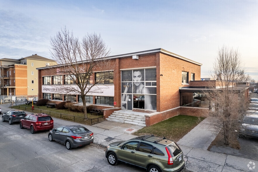 4320 Av Pierre-de Coubertin, Montréal, QC for sale - Primary Photo - Image 1 of 1