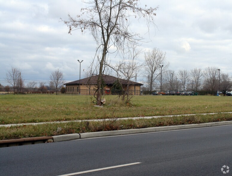 3862 Airport Hwy, Toledo, OH à vendre - Photo du bâtiment - Image 2 de 2