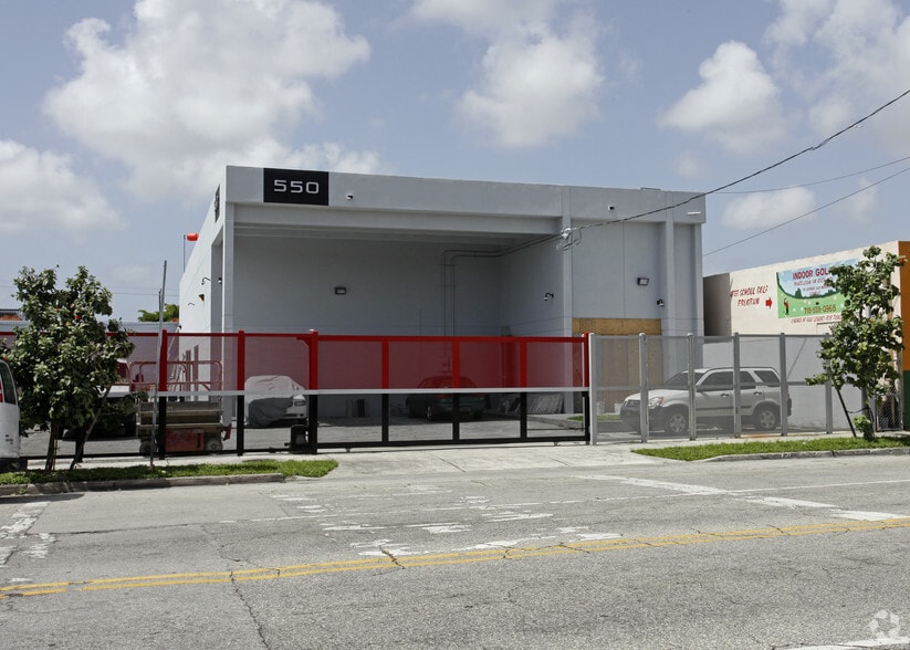 550 NW 29th St, Miami, FL for lease - Primary Photo - Image 1 of 4