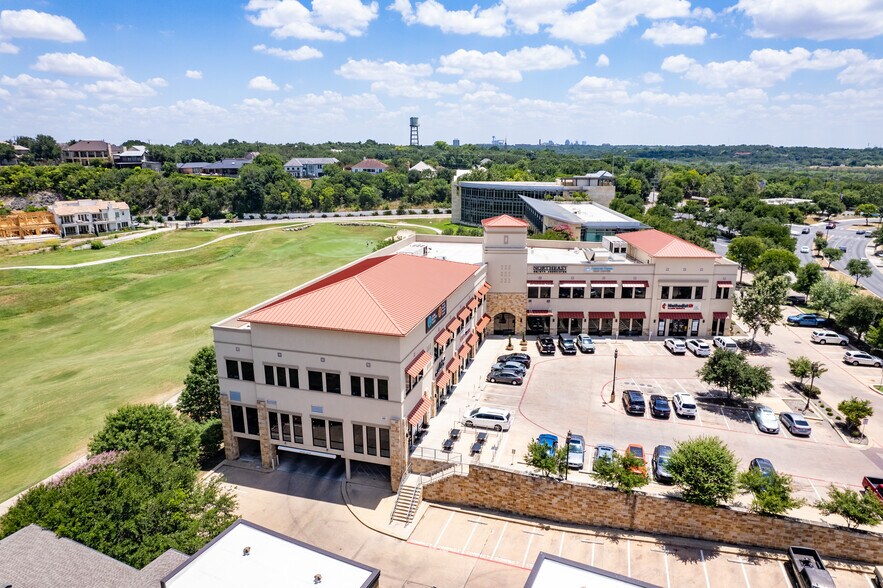 250 E Basse Rd, San Antonio, TX à louer - Photo du bâtiment - Image 2 de 18