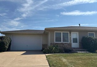 2843 High Point Dr, Davenport, IA for lease Interior Photo- Image 1 of 14