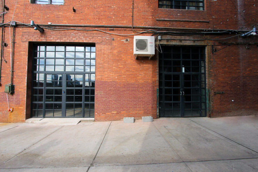 49 Noble St, Brooklyn, NY for lease - Building Photo - Image 1 of 1