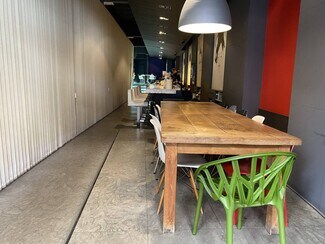 Plus de détails pour Multi-résidentiel à vendre