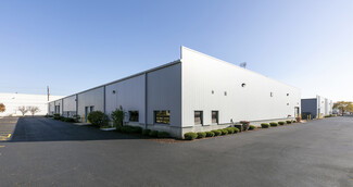 More details for 900 Paramount Pky, Batavia, IL - Industrial for Lease