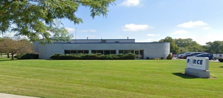 1601 Airport Rd, Waukesha, WI à louer - Photo du bâtiment - Image 2 de 4