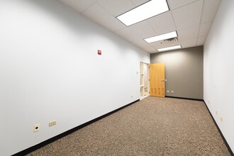 17 N State St, Chicago, IL for lease Interior Photo- Image 2 of 3