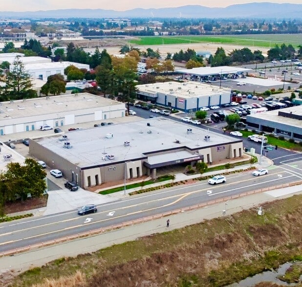 7132 Johnson Dr, Pleasanton, CA for lease - Building Photo - Image 2 of 2