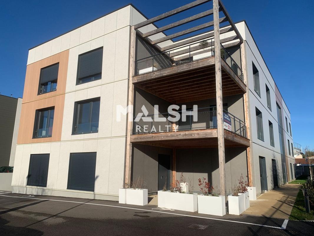Office in Sainte-Foy-lès-Lyon for lease Building Photo- Image 1 of 26