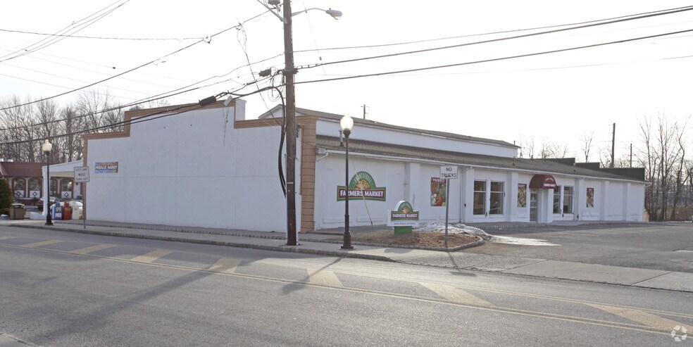 224 Front St, South Plainfield, NJ à vendre - Photo du bâtiment - Image 2 de 3