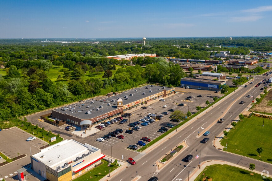 2000-2036 S Robert St, Saint Paul, MN for lease - Building Photo - Image 2 of 6