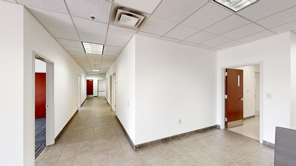 300 Progress Ct, Logan Township, NJ for lease - Matterport 3D Scan - Image 3 of 14