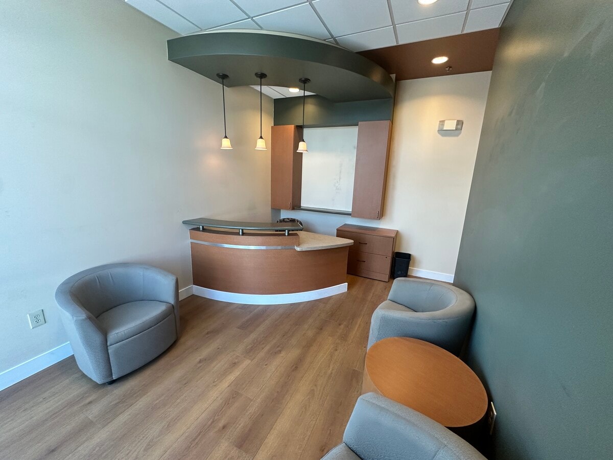 15255 N 40th St, Phoenix, AZ 85032 - Unit 125 -  - Interior Photo - Image 2 of 10