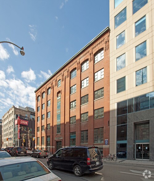240 Richmond St W, Toronto, ON for lease - Building Photo - Image 2 of 23