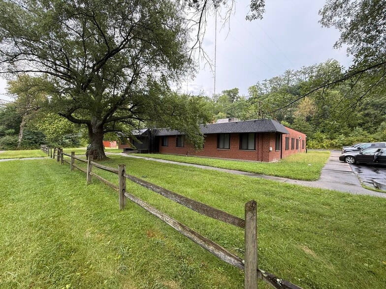 2158 Osterfeld St, Cincinnati, OH for sale - Building Photo - Image 2 of 8