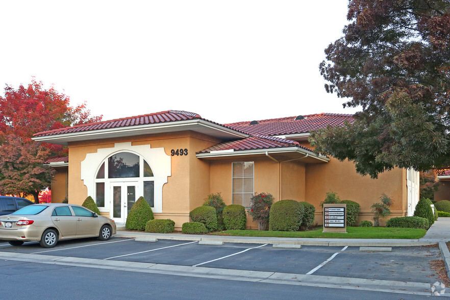 9493 N Fort Washington Rd, Fresno, CA for lease - Primary Photo - Image 1 of 5