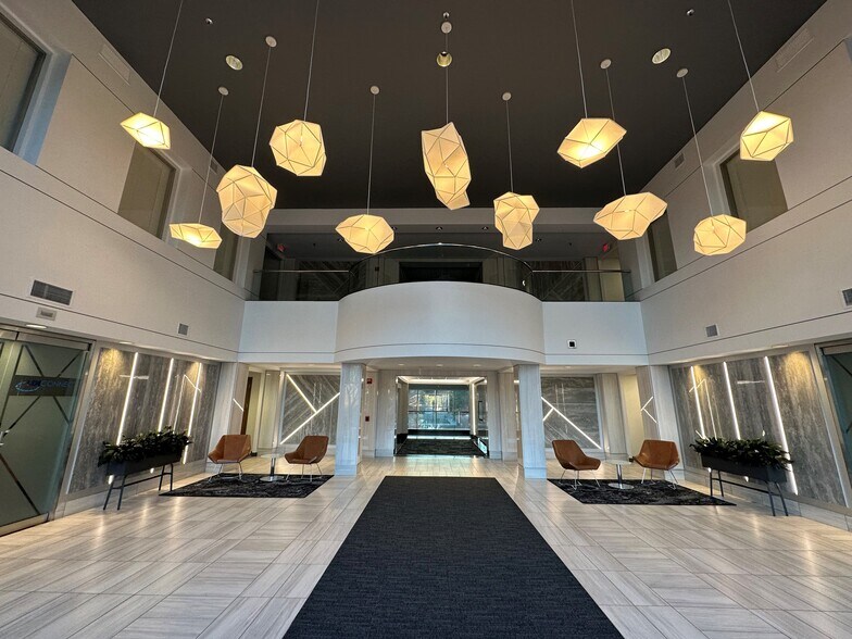 6 Armstrong Rd, Shelton, CT à louer - Photo du bâtiment - Image 2 de 4