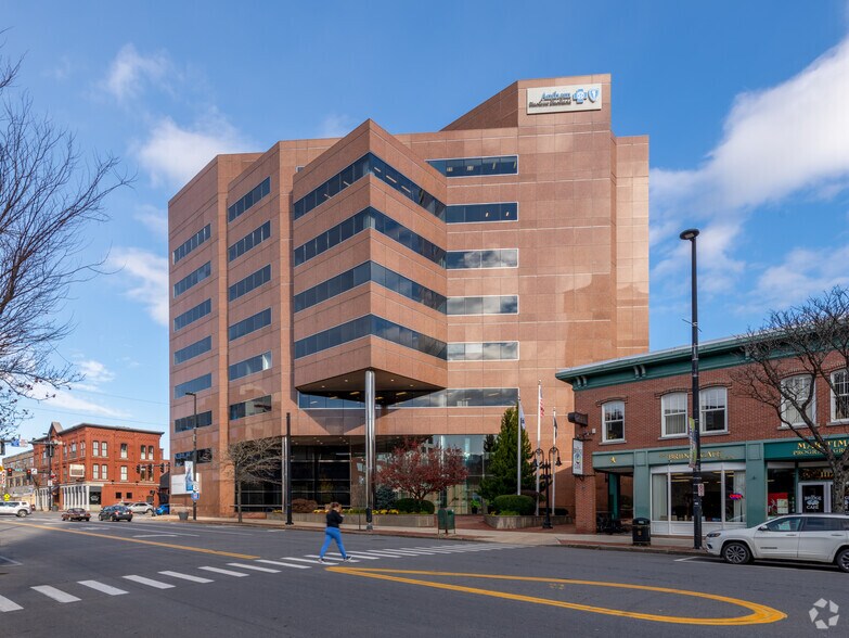 1155 Elm St, Manchester, NH à louer - Photo du bâtiment - Image 2 de 12
