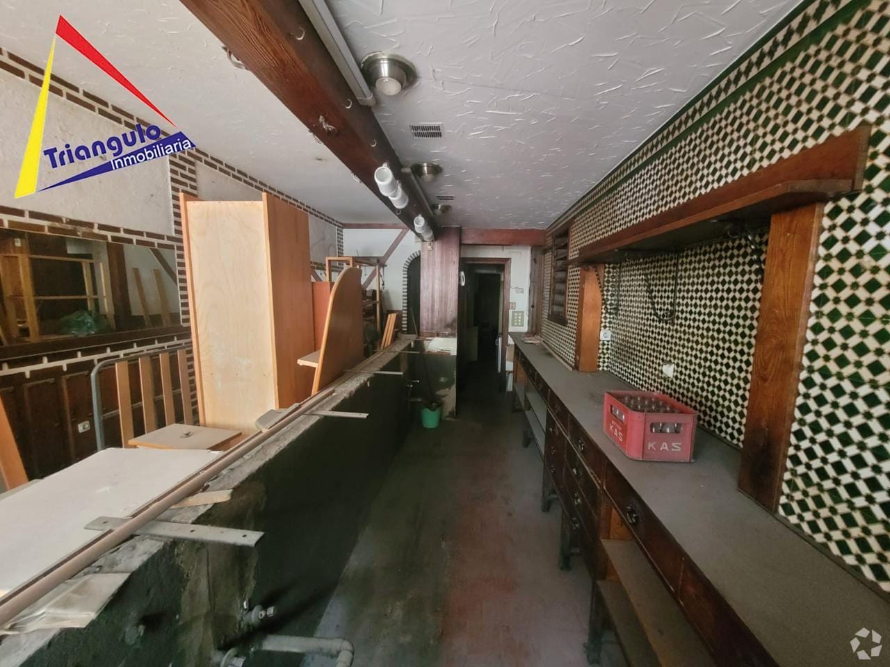 Retail in Segovia, Segovia for lease Interior Photo- Image 1 of 2