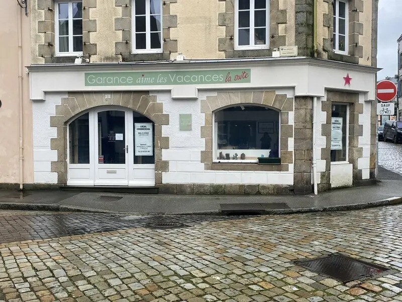Retail in Quimper for lease Building Photo- Image 1 of 2
